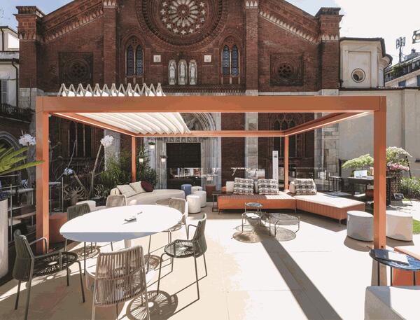 Alba Butterfly halb geöffnet