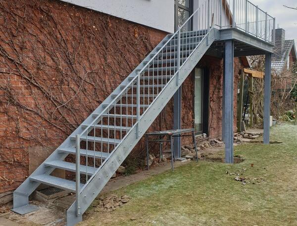 Außentreppe 27
